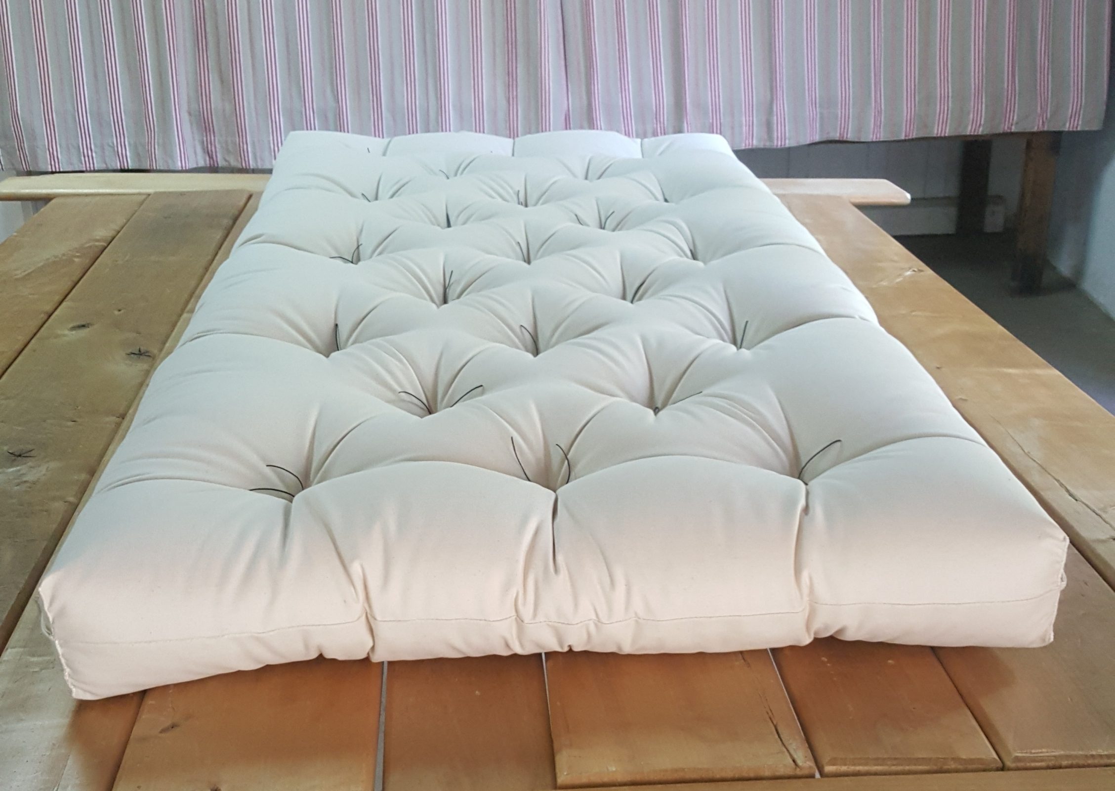 Le futon un "matelas japonais" avec un garnissage pure laine vierge