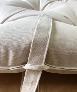 Lien assorti pour rouler le futon avant de le mettre dans le sac