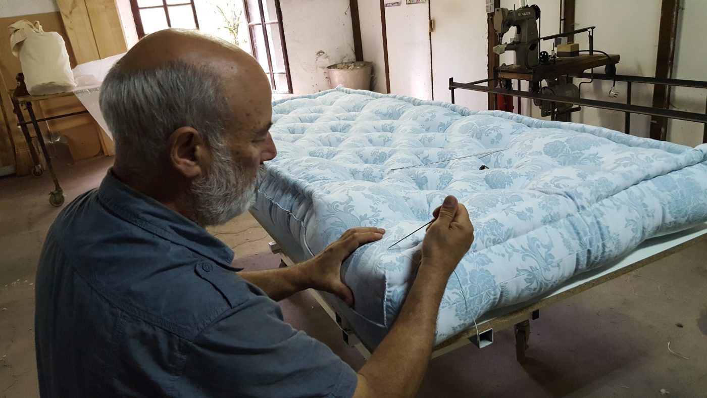 Couture des bourrelets du Matelas